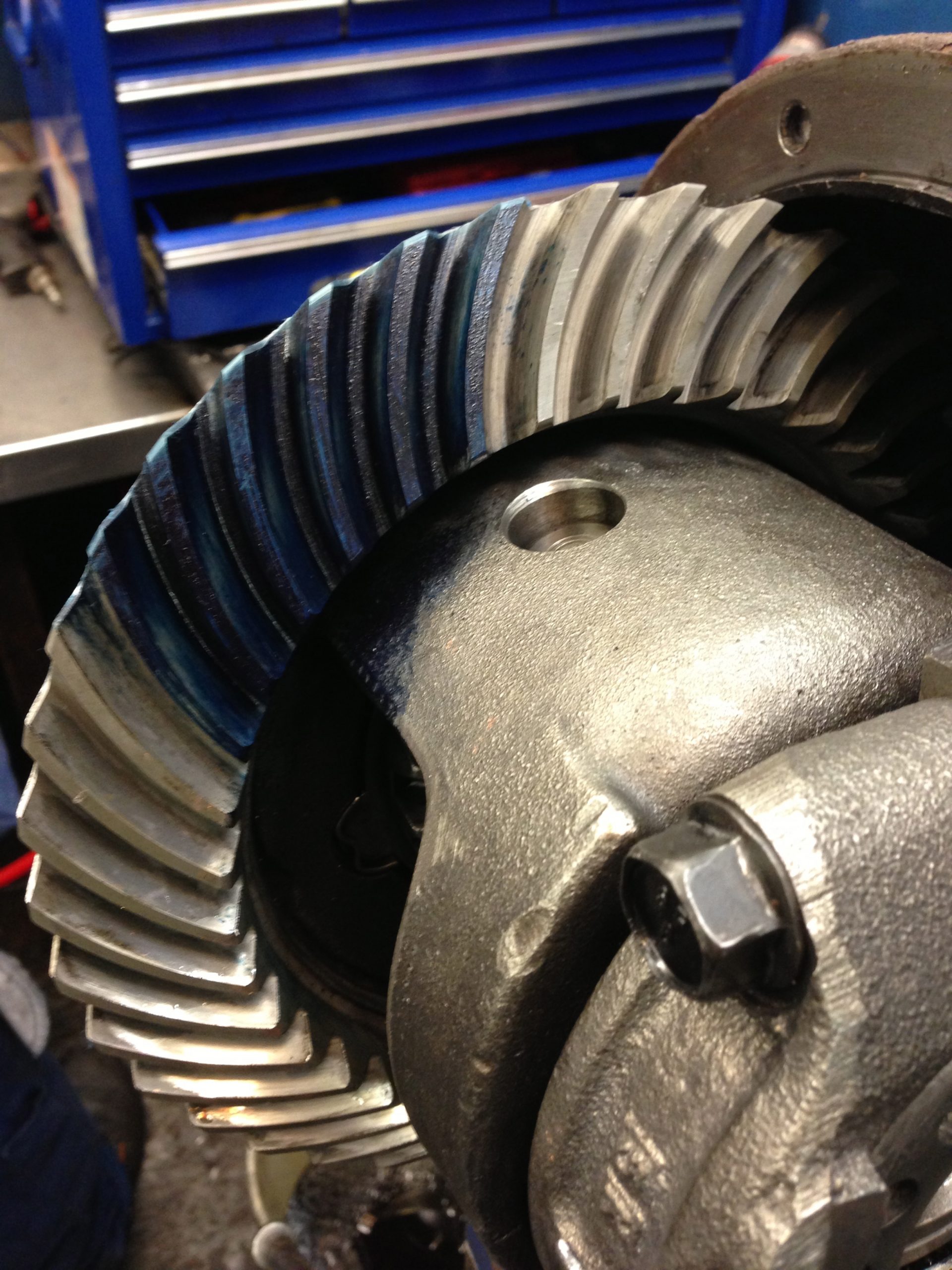 Differential engineers Blued-up for correct setting